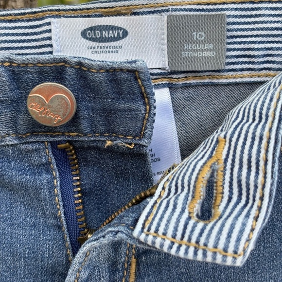 Old Navy Bundle 2 Pair of Girls Denim Bermuda Shorts | Size 10 Back to School - Picture 3 of 10